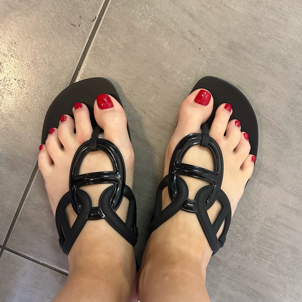Hermes Egerie black rubber sandals, size 39